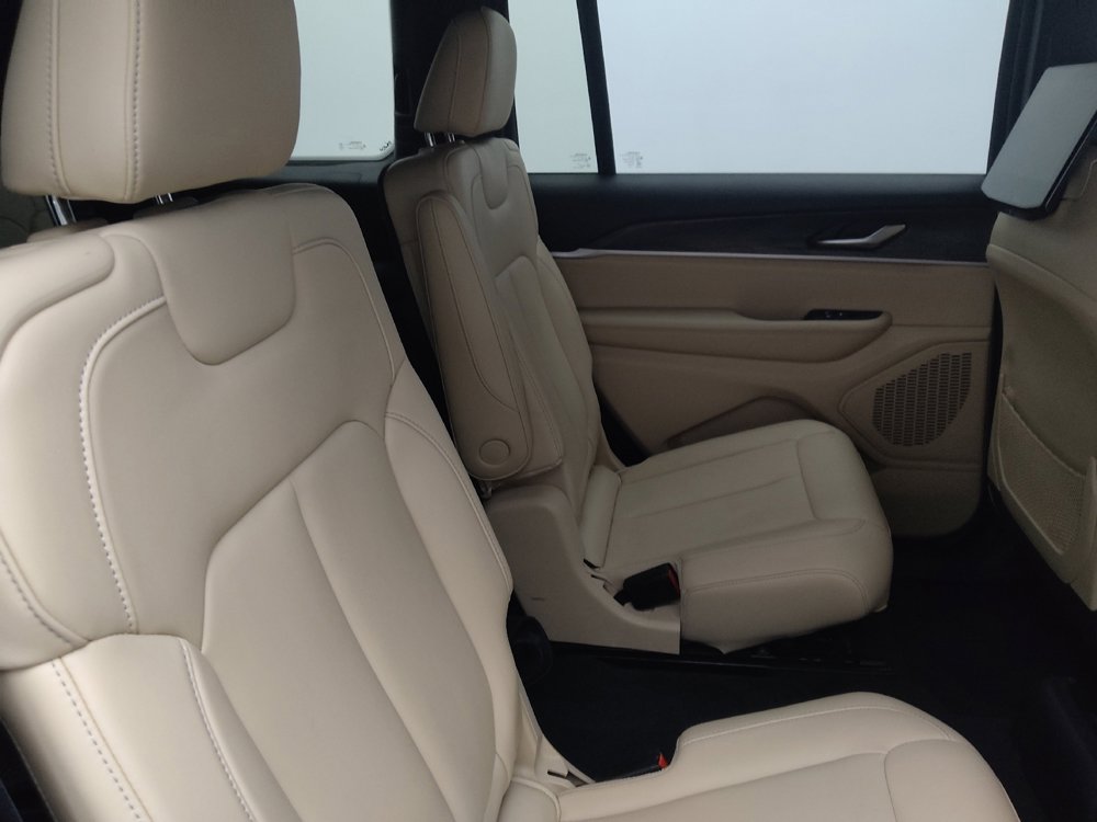 Used 2023 Jeep Grand Cherokee L Limited w/ Luxury Tech Group II RWD image 19