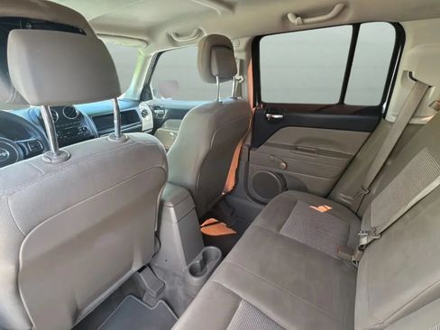 Used 2017 Jeep Patriot Sport FWD image 28