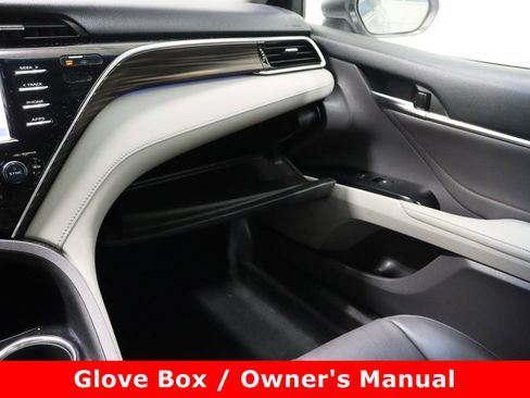 Used 2018 Toyota Camry XLE image 24