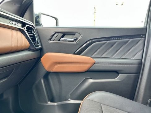 Certified 2023 GMC Canyon AT4 w/ Technology Package AWD/4WD image 39