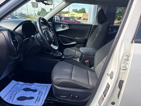 Used 2023 Kia Soul EX FWD image 12