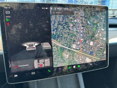 Used 2022 Tesla Model Y Long Range image 10