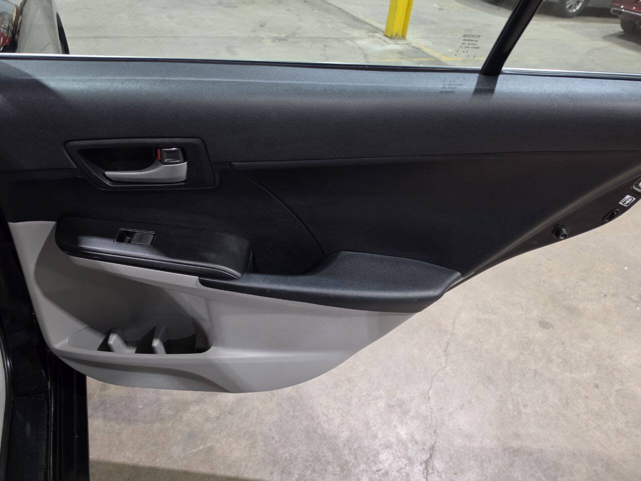 Used 2013 Toyota Camry FWD image 26