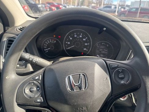 Used 2017 Honda HR-V EX image 11