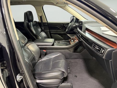 Used 2021 Lincoln Aviator Grand Touring w/ Equipment Group 302A AWD/4WD image 12