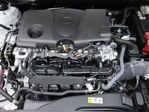 Used 2024 Toyota Camry SE image 28