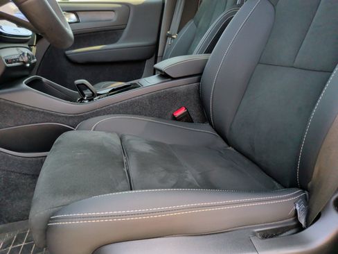 Used 2024 Volvo XC40 Recharge Ultimate w/ Protection Package Premier image 15