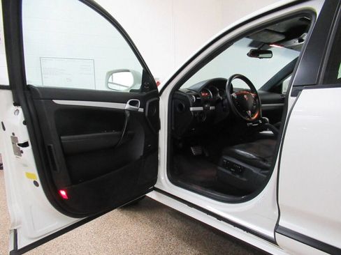 Used 2010 Porsche Cayenne GTS AWD/4WD image 6