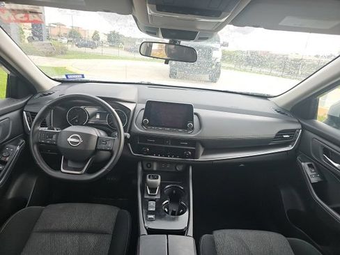 Used 2025 Nissan Rogue SV FWD image 25