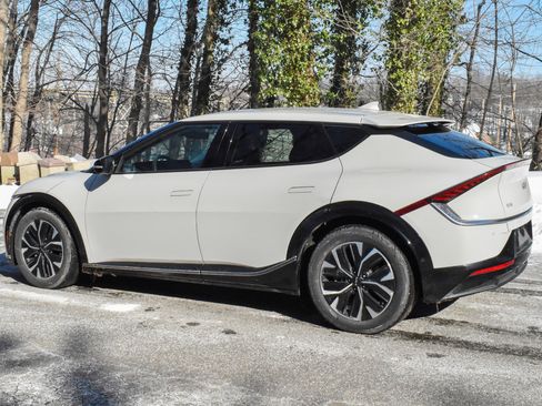 Used 2022 Kia EV6 Wind w/ Wind Technology Package image 5