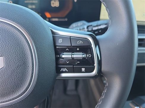 Certified 2024 Kia Sorento S w/ Panoramic Sunroof Package image 33