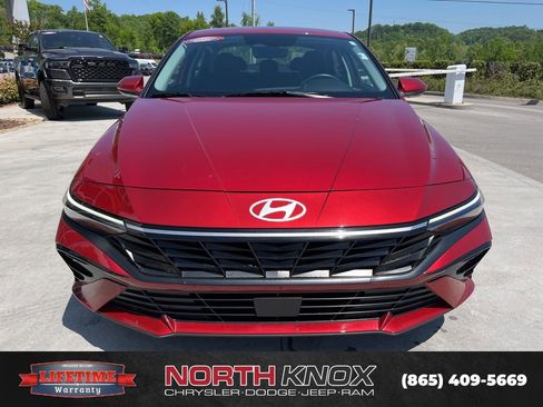 Used 2025 Hyundai Elantra SEL FWD image 32