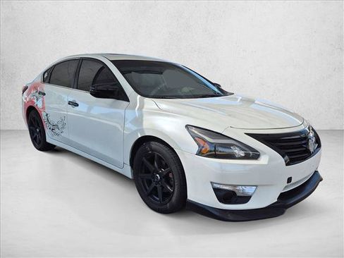 Used 2015 Nissan Altima 2.5 SL w/ Technology Package FWD image 3