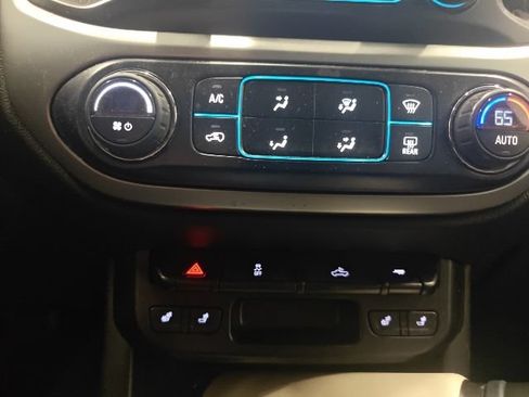 Used 2016 Chevrolet Colorado LT w/ Luxury Package, Chrome AWD/4WD image 11