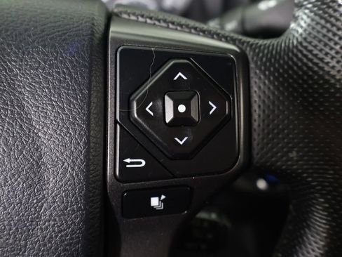 Used 2016 Toyota Tacoma TRD Off-Road w/ Towing Package AWD/4WD image 38