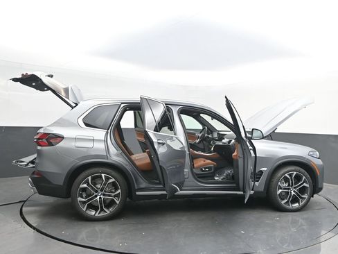 Used 2026 BMW X5 xDrive50e w/ Premium Package image 54