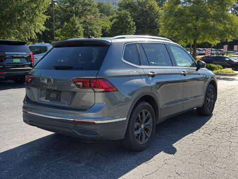 Used 2024 Volkswagen Tiguan SE FWD image 9