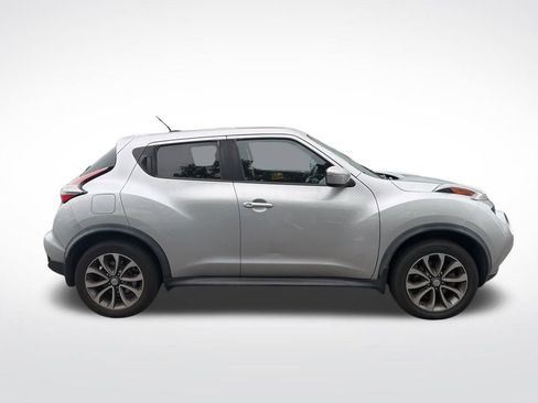 Used 2017 Nissan Juke SV image 4