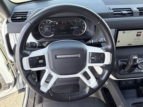 Used 2023 Land Rover Defender 110 SE image 10