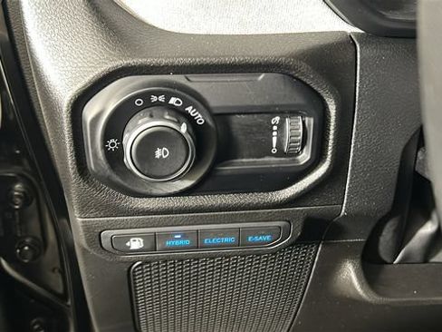 Used 2024 Jeep Wrangler Unlimited AWD/4WD image 18