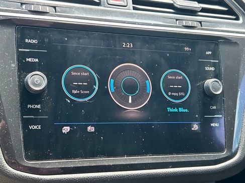 Used 2018 Volkswagen Tiguan SE FWD image 32