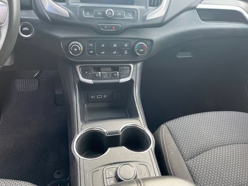 Used 2024 GMC Terrain SLE FWD image 40