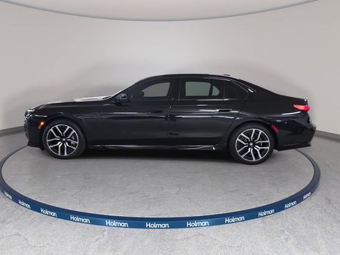 Certified 2024 BMW 750e xDrive w/ Premium Package AWD/4WD image 11