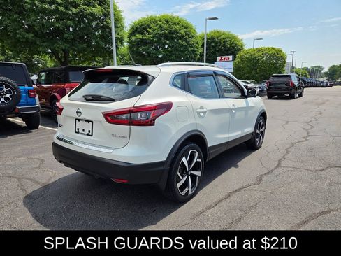 Used 2022 Nissan Rogue Sport SL AWD/4WD image 3