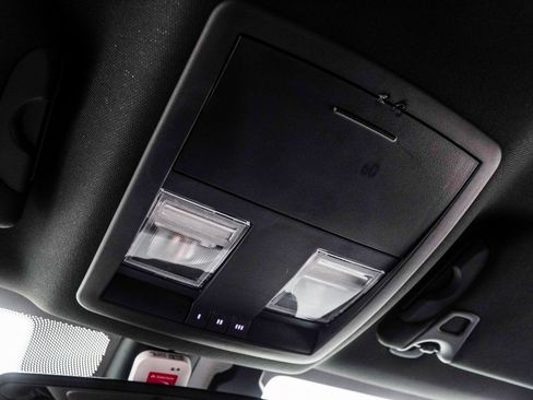 Used 2022 Dodge Challenger R/T image 33