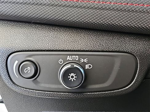 Certified 2024 Chevrolet TrailBlazer RS w/ Driver Confidence Package image 25