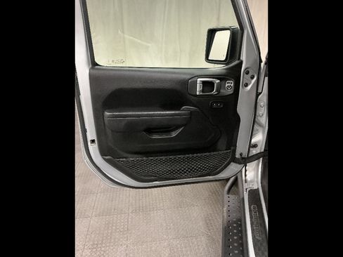 Used 2023 Jeep Gladiator Sport AWD/4WD image 22