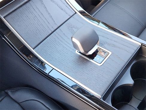 New 2025 Land Rover Range Rover Velar Dynamic SE image 19