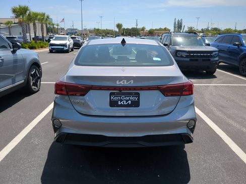 Certified 2024 Kia Forte LXS FWD image 9