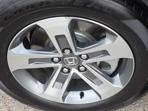 Used 2025 Honda Pilot EX-L image 13