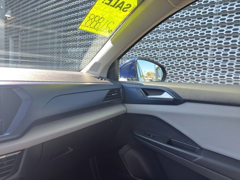 Used 2022 Volkswagen Taos SE w/ Driver Assistance Package image 24