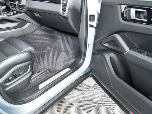 Certified 2022 Porsche Cayenne Coupe AWD/4WD image 25