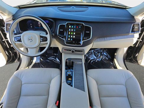 Used 2024 Volvo XC90 B6 Plus image 16