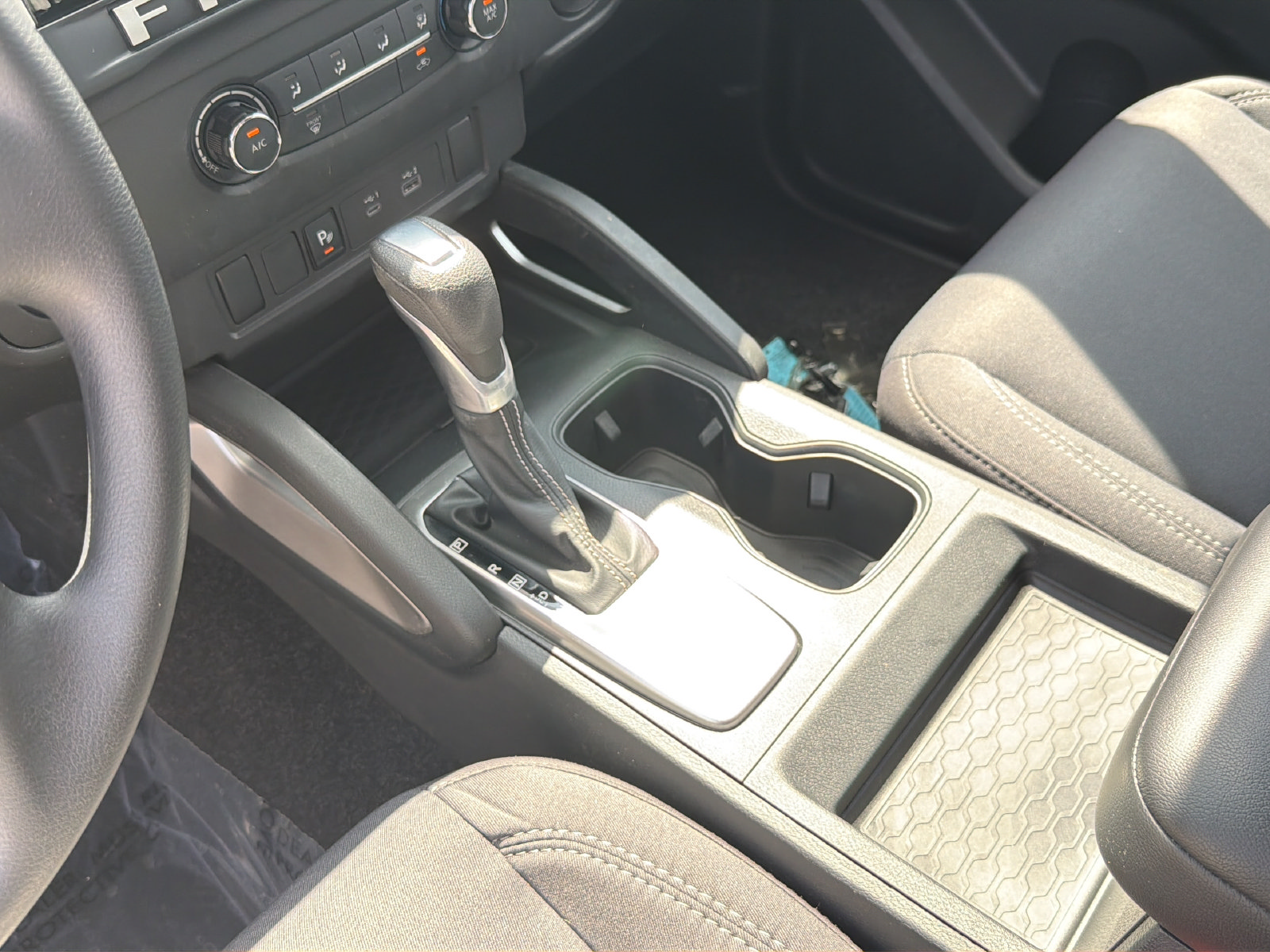 Certified 2025 Nissan Frontier SV RWD image 27