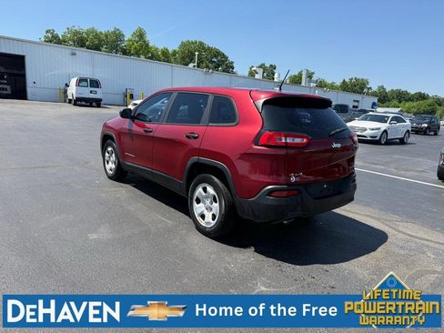 Used 2014 Jeep Cherokee Sport w/ Cold Weather Group AWD/4WD image 4