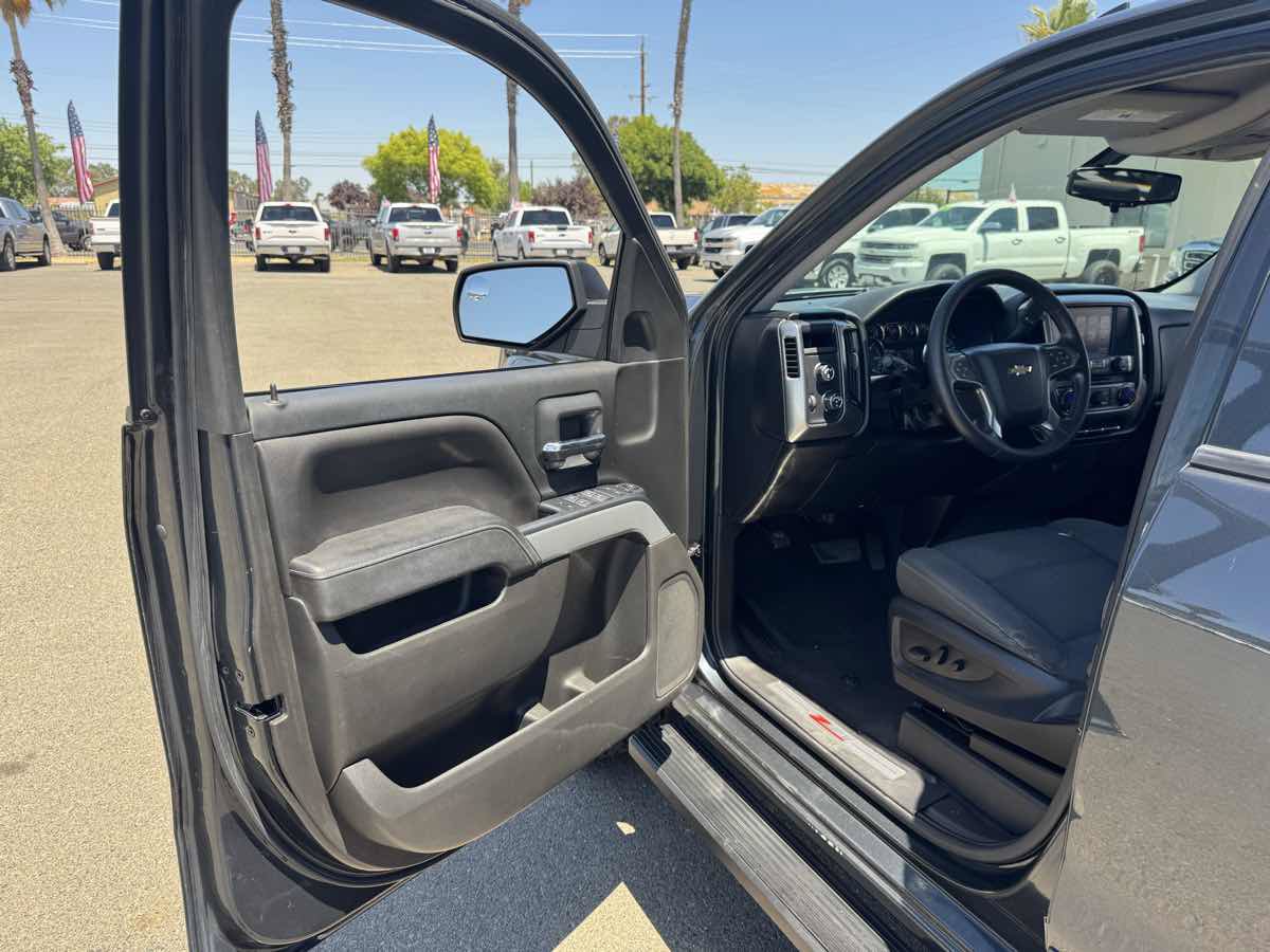 Used 2018 Chevrolet Silverado 1500 LT w/ All Star Edition AWD/4WD image 23