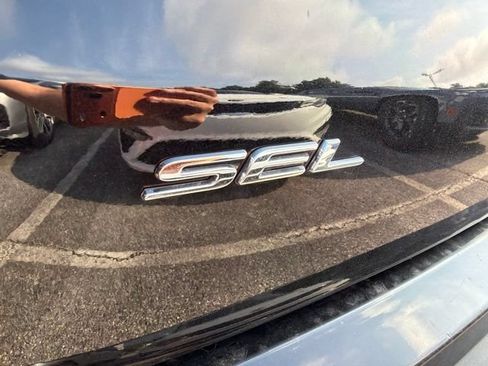 Used 2024 Ford Edge SEL AWD/4WD image 11