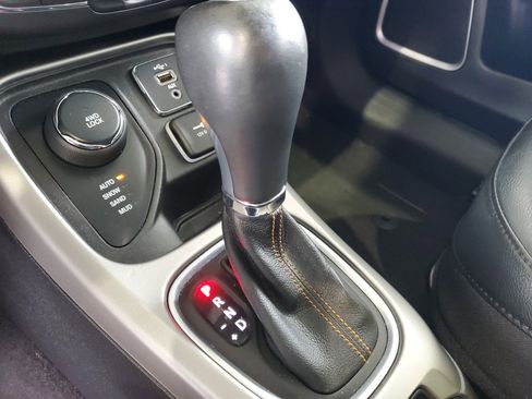 Used 2021 Jeep Compass Latitude AWD/4WD image 28