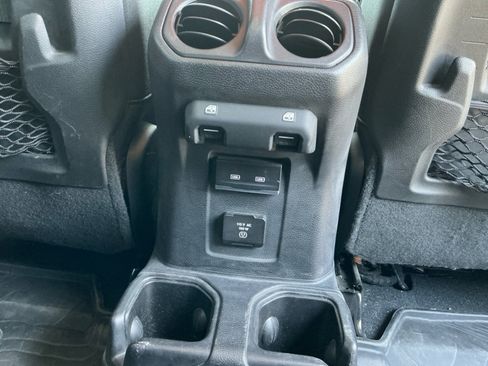Used 2021 Jeep Wrangler Unlimited Rubicon AWD/4WD image 30