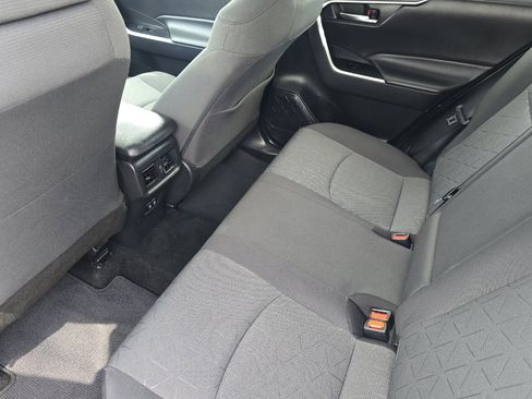 Used 2021 Toyota RAV4 XLE image 11