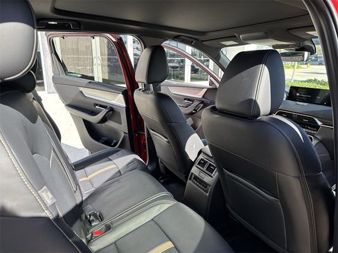 Used 2025 MAZDA CX-70 3.3 Turbo w/ Premium Plus Pkg image 34