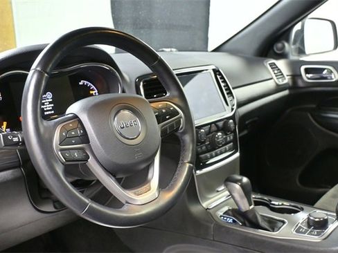 Used 2022 Jeep Grand Cherokee Laredo X image 16