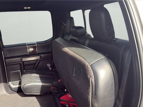 Used 2017 Ford F150 Platinum w/ Equipment Group 701A Luxury image 11