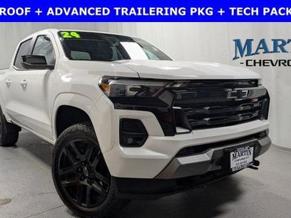 Used 2024 Chevrolet Colorado Z71 w/ Z71 Convenience Package 2
