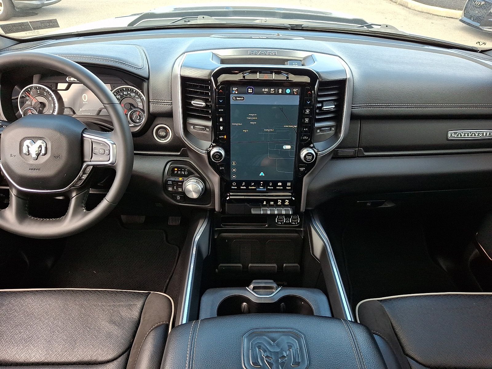 Used 2024 RAM 1500 Laramie AWD/4WD image 13