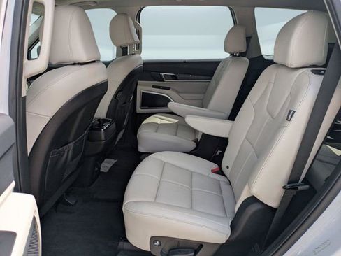 Used 2023 Kia Telluride EX w/ EX Captain's Chair Package FWD image 15